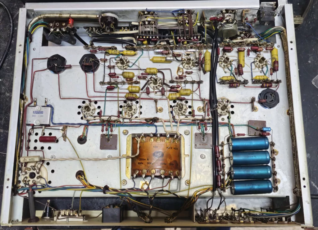 Interior del Vieta A-215